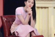 关晓彤穿对衣服了,关晓彤在王牌鼠年穿什么衣服？