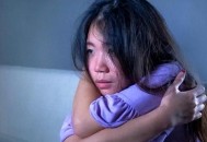 被逼复婚又屡遭家暴,关于最近新闻“女子复婚当晚遭丈夫家暴，婆婆：夫妻过日子能不打吗”，你怎么看？