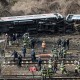 火车脱轨致3人死亡,三联推拉门脱轨了怎么处理？