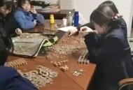 换千元硬币交物业费,拿硬币交物业费