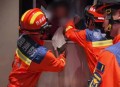 电梯故障12人被困,电梯故障12人被困视频