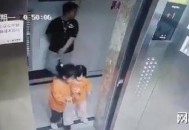 挡电梯门致幼童被困,挡电梯门这事到底有多危险?