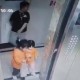挡电梯门致幼童被困,挡电梯门这事到底有多危险?