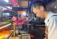 酒店摆摊日入3万,酒店摆摊日入3万违法吗