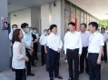 园区老板送回高考生,