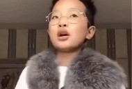 钟美美哭诉父亲家暴 ,鹤岗男孩“钟美美”删除视频背后经历了什么？