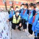 学校让幼童挡车护学,学步带带裆好还是不带裆好？