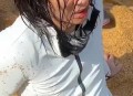 女子被洪水冲进地库,女子被洪水冲进地库视频