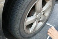 3车12胎被扎胎钉,把两根12厘米长的木条钉在一起？