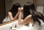 厕所隔间疑装双面镜,卫生间装两面镜子好吗