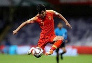 国足vs巴林,国足VS巴林队，第71分钟武磊单刀突入禁区被门将干扰重摔在地，为何裁判不给点球？