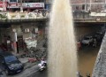 天降水管砸死婴儿,高速公路桥上水管掉下来砸到轿车属于哪个单位负责？