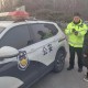 交警私家车逼停摩托,交警可以逼停驾驶二轮摩托车车人嘛？