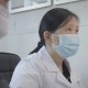 医生被举报乱收费,医生私自收费而且收受礼品该如何处理？向什么部门举报最有效？