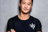 吴京的车又翻了,为什么陈思成刚成为百亿票房导演，吴京的话就被翻出来了？为啥？