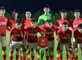 中国球迷遇袭致重伤,广州恒大严鼎皓重伤下场，国安球迷高呼报应！郑智替补上场，他们又飙京骂！你怎么看？
