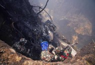 遭坠机碎片砸中身亡,坠毁飞机