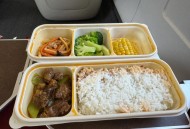 高铁商务座卫生脏乱,形容非常脏乱的成语有哪些？
