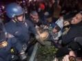 美国又一地实施宵禁,弗洛伊德之死引发美国骚乱，为何美国警方敢再次射杀黑人？