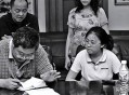 高考结束秒变弃子,那个被父母更改民族，被北大拒录的高考状元后来怎样了？