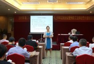 美疾控多名高层辞职 ,学医的我该辞掉疾控工作去考研究生吗？