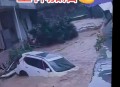 一月2次袭击中国游客,组图：暴雨袭击桂林多地，阳朔村民勇救5名游客, 你怎么看？