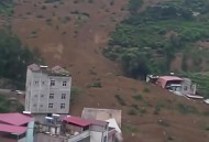 阿坝车坠崖2死5失联,2020四川阿坝车辆坠落悬崖