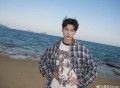 龚俊右眼窝处受伤,龚俊是单眼皮吗？