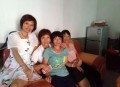 母女俩被同村人拐卖,两姐妹嫁了不同辈的人怎么称呼？