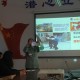 00后女生陪父亲掏粪,为何李明博在拘留所里手扶墙，回家后就精神焕发？