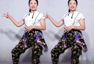 老人火车上跳广场舞,70多岁老人一个人坐火车可以吗？