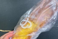 吃网红店面包腹泻,买到发霉的面包。吃后有拉肚子，怎么维权？