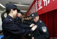 95后辅警因公殉职,临盆孕妇家中产子，佛山辅警变身“助产士”, 你怎么看？