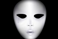 戴人皮面具入室盗窃,