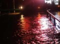 5层楼因暴雨垮塌,汉中突降暴雨河水上涨，勉县一桥梁承受不住瞬间垮塌，目击者惊呼：倒了，你怎么看？