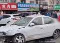 因鸣笛驾车致1死4伤,菏泽一公交车先后与四辆电动车相撞，致2死3伤，你怎么看？