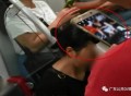 警官偷拍女乘客被捕,民警逛街顺手擒获偷拍男子