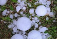 成都下冰雹,成都下冰雹了?气象台:应该是霰