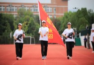 网民选的军训服来了,南京军训引起各大网友热议，你怎么看待这件事？