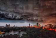 北京暴雨致44人死亡,275年前夏天，北京44度高温热死1万多人，你经历过的最高温是多少？