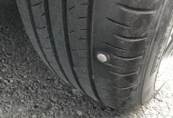 嫉妒同事扎车胎泄愤,澄海区：男子不满被工厂辞退泄愤，趁夜狂扎20余辆汽车轮胎, 你怎么看？
