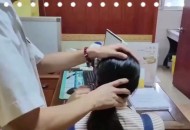 吃冰激凌突发脑结冰,冰淇淋里面结冰了可以吃吗？