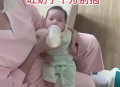 婴儿遭月嫂暴力喂奶,月嫂给孩子喂奶太快导致孩子吐奶？