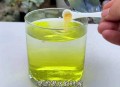 鹦鹉开饮水器喝水,鹦鹉知道在饮水器喝水吗？
