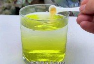 鹦鹉开饮水器喝水,鹦鹉知道在饮水器喝水吗？