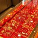 上千万金饰被冲走,金店被洪水冲走捡到黄金算谁的？
