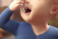 男童误吞遥控器电池,遥控器电池取不出来了怎么办？