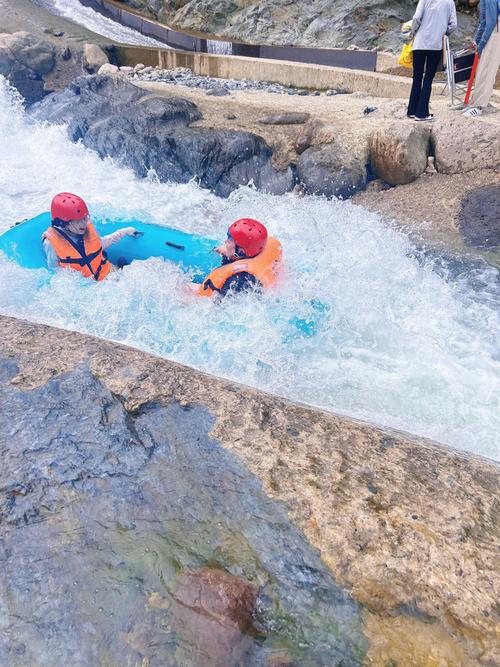 男子海上漂流7小时,水上漂流每小时多少方水?