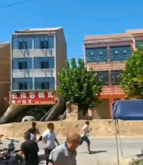 施工现场坍塌致3死,河南周口4层楼房突然坍塌,是什么原因造成的? 施工现场坍塌致3死,河南周口4层楼房突然坍塌,是什么原因造成的?