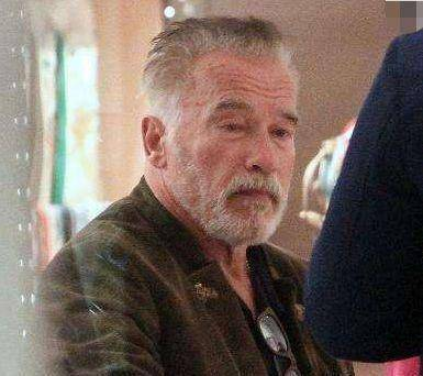 加州州长喊话民众,施瓦辛格现状? 加州州长喊话民众,施瓦辛格现状?